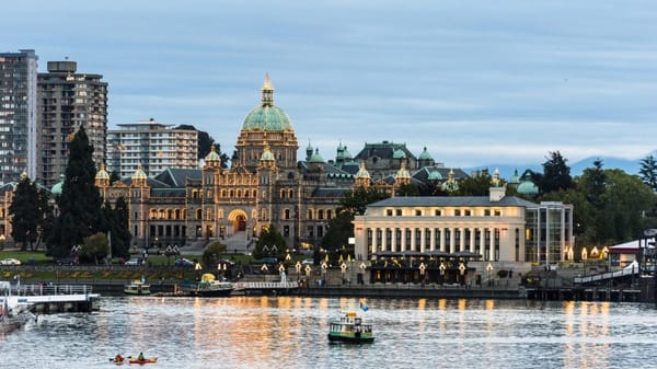 Classic Victoria City Tour + Butchart Gardens